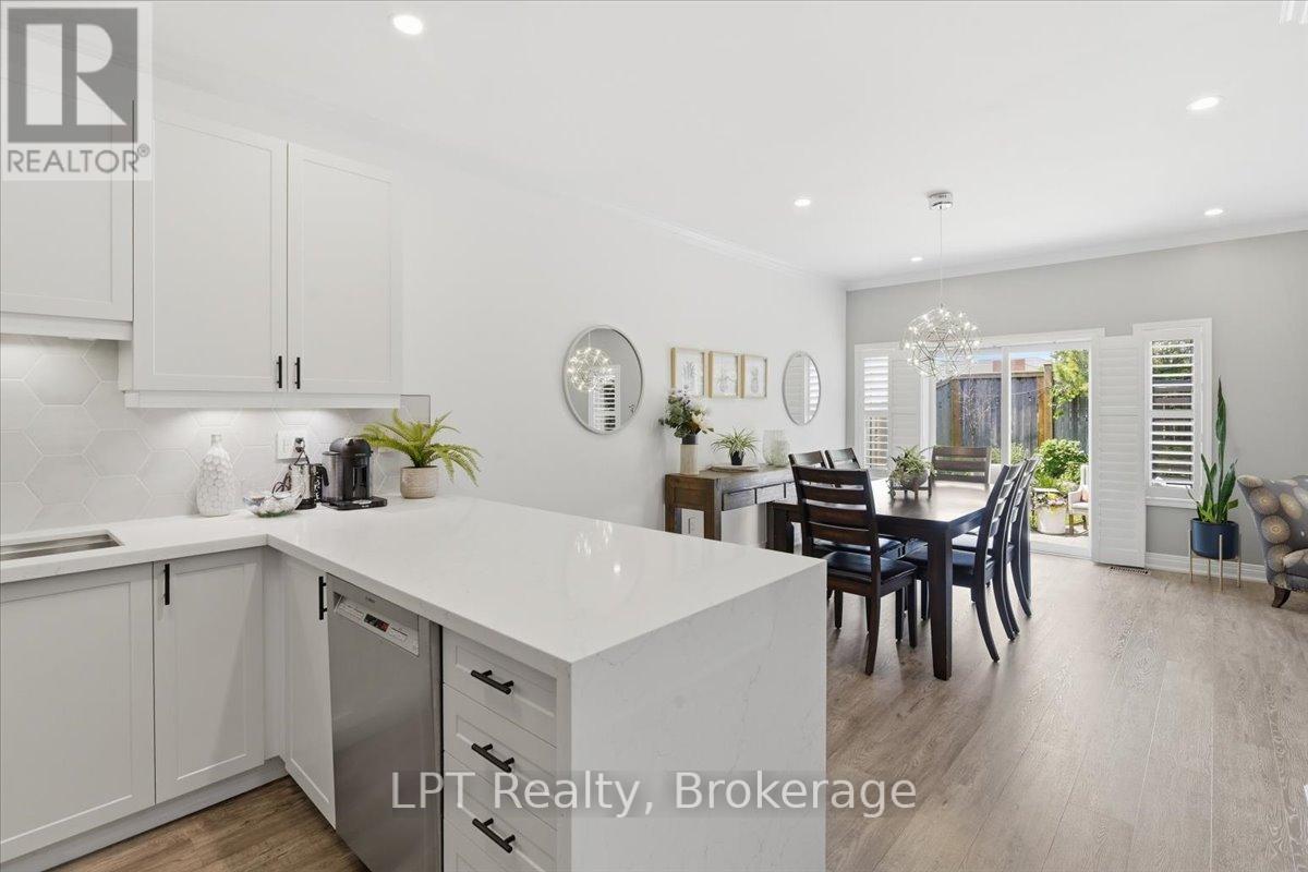 71 LAPRADE SQUARE - 12