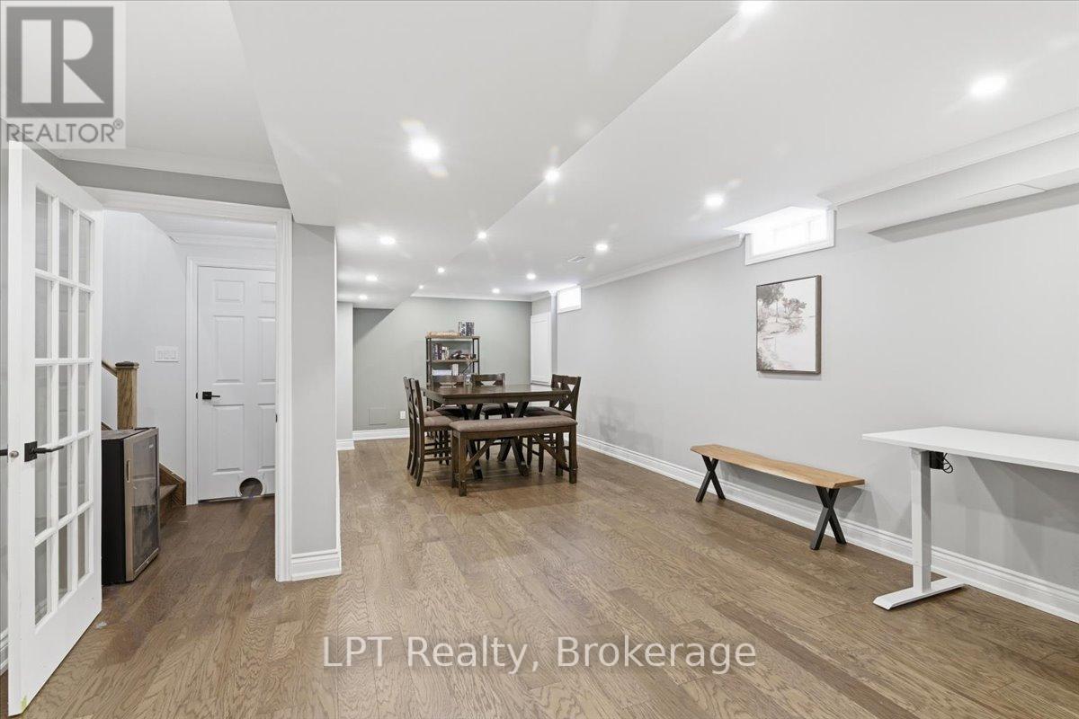 71 LAPRADE SQUARE - 21