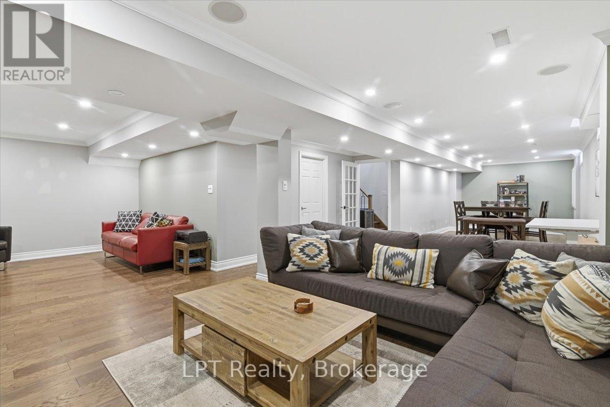 71 LAPRADE SQUARE - 22
