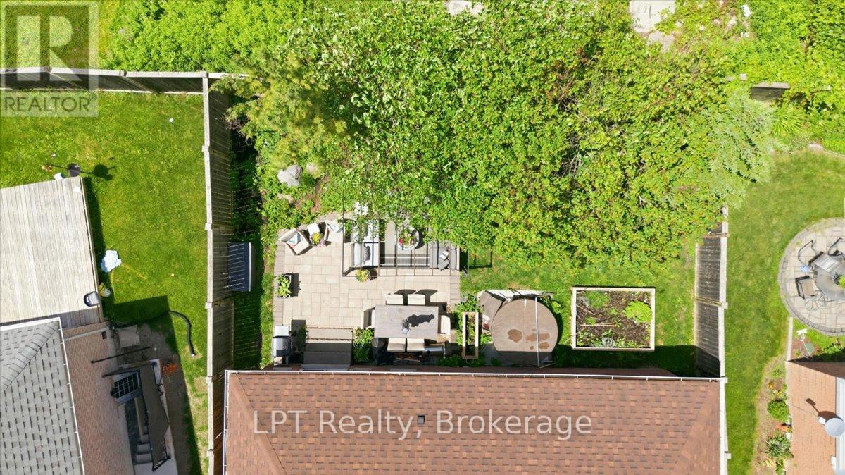 71 LAPRADE SQUARE - 29