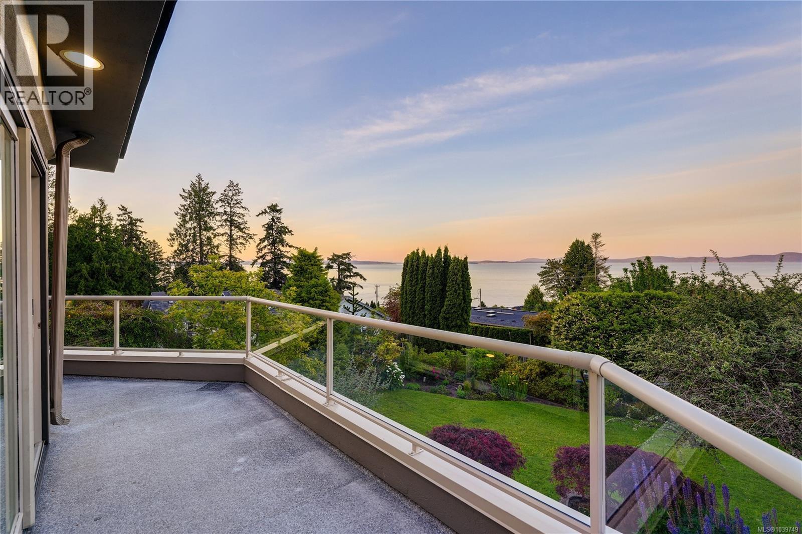 4961 Lochside Dr - 55