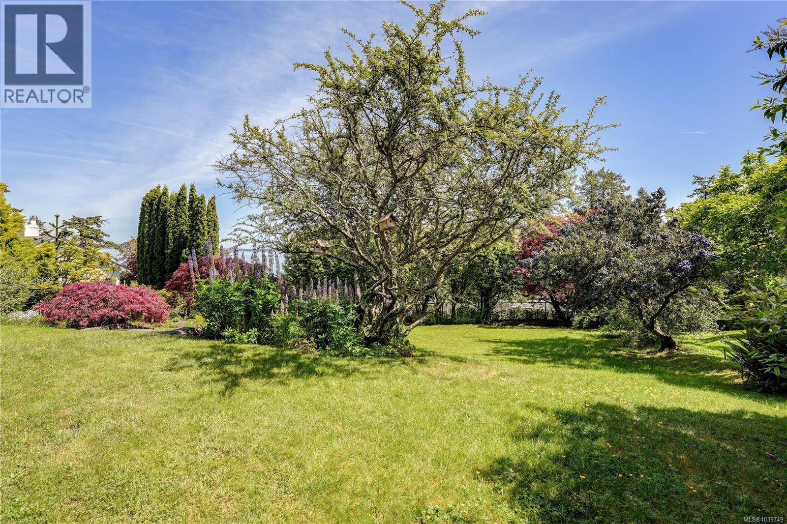 4961 Lochside Dr - 68