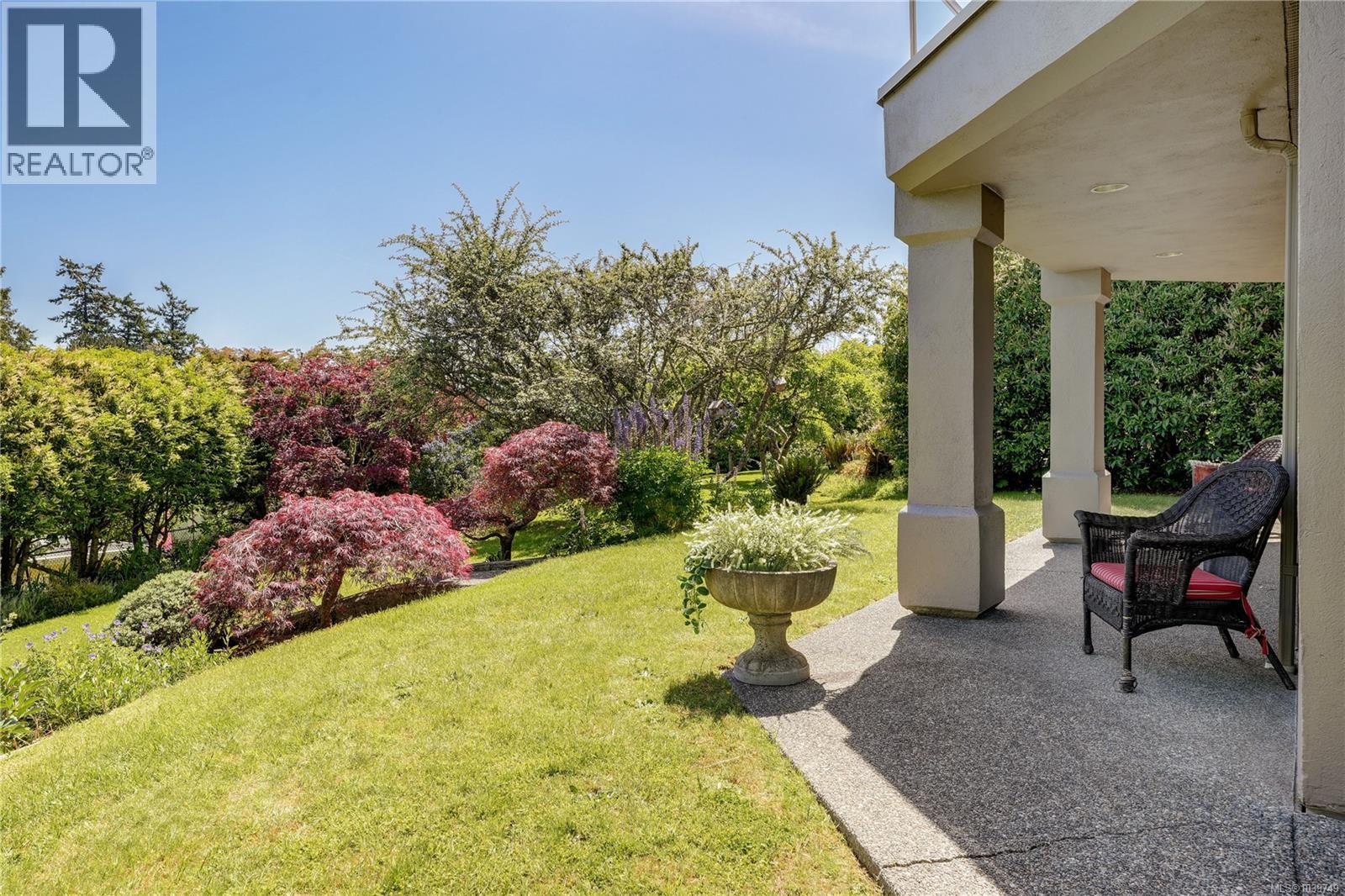 4961 Lochside Dr - 73