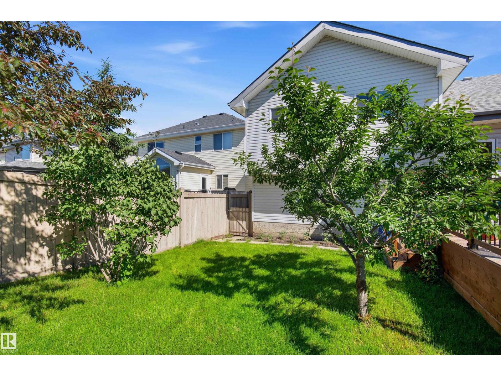 11715 11B AV NW — photo 54