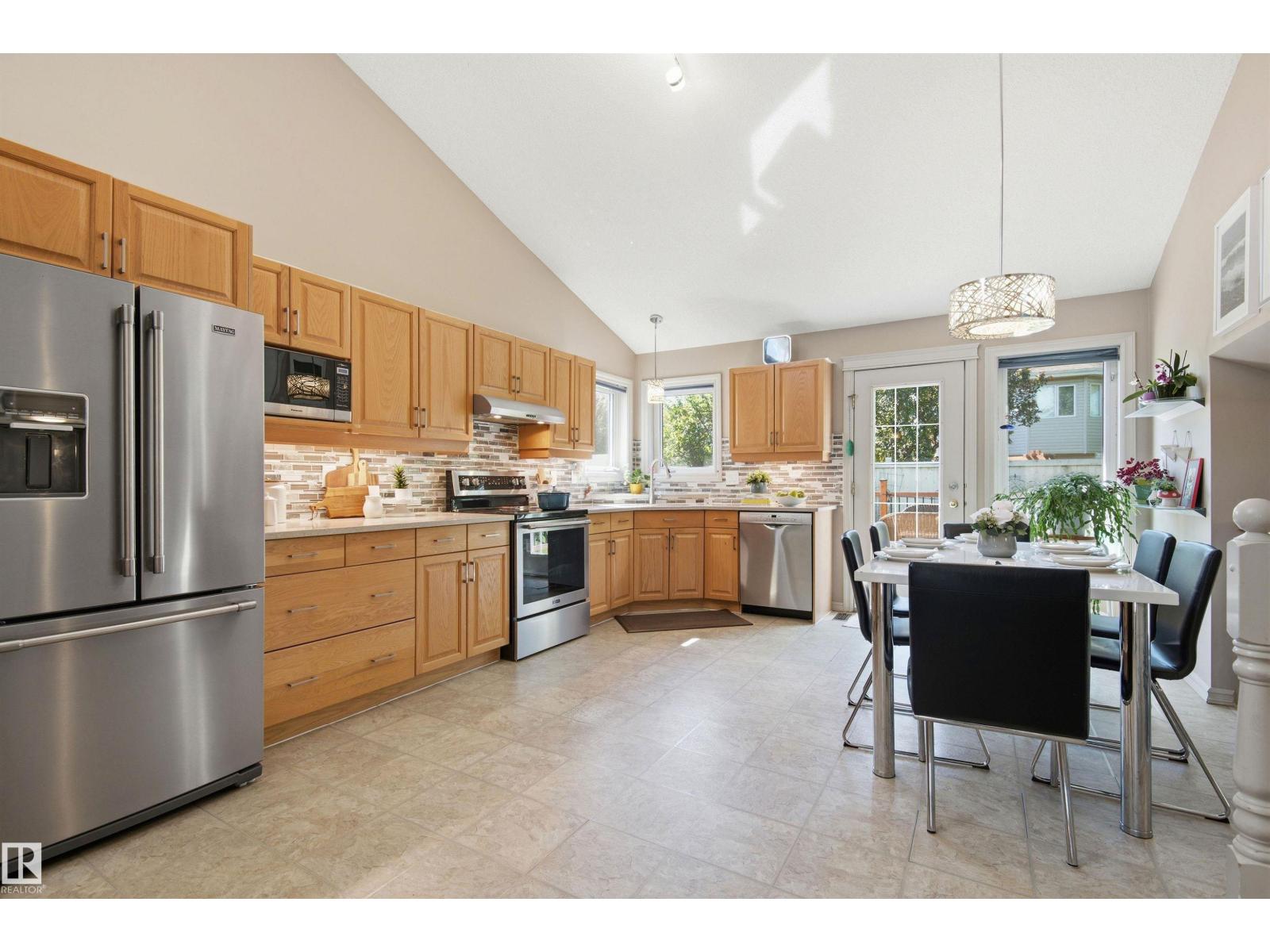 11715 11B AV NW — photo 18