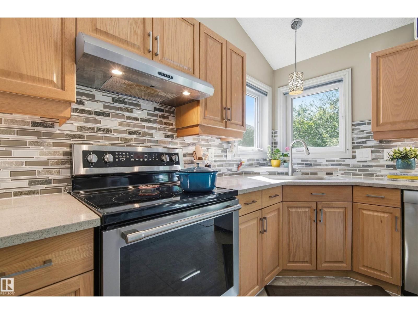 11715 11B AV NW — photo 22
