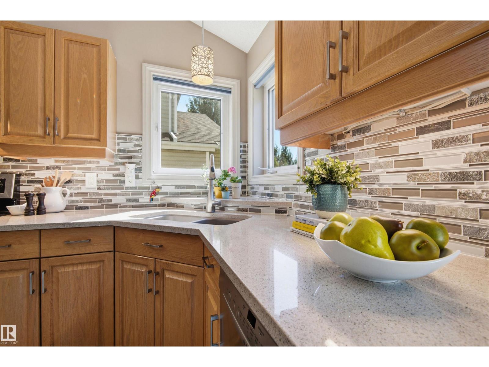 11715 11B AV NW — photo 25