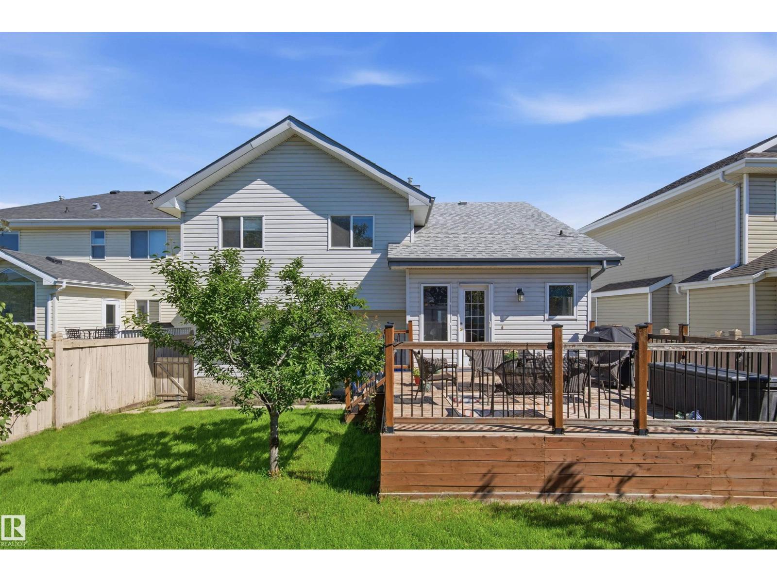 11715 11B AV NW — photo 48