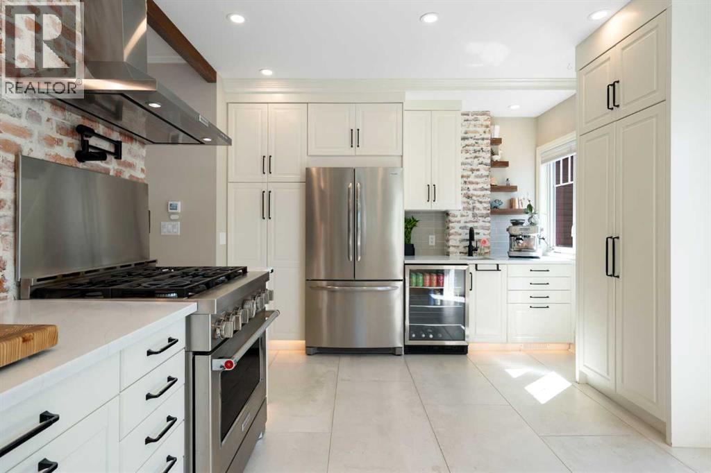 521 10 Avenue NE — photo 12
