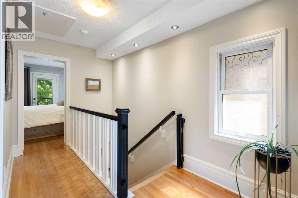521 10 Avenue NE — photo 15