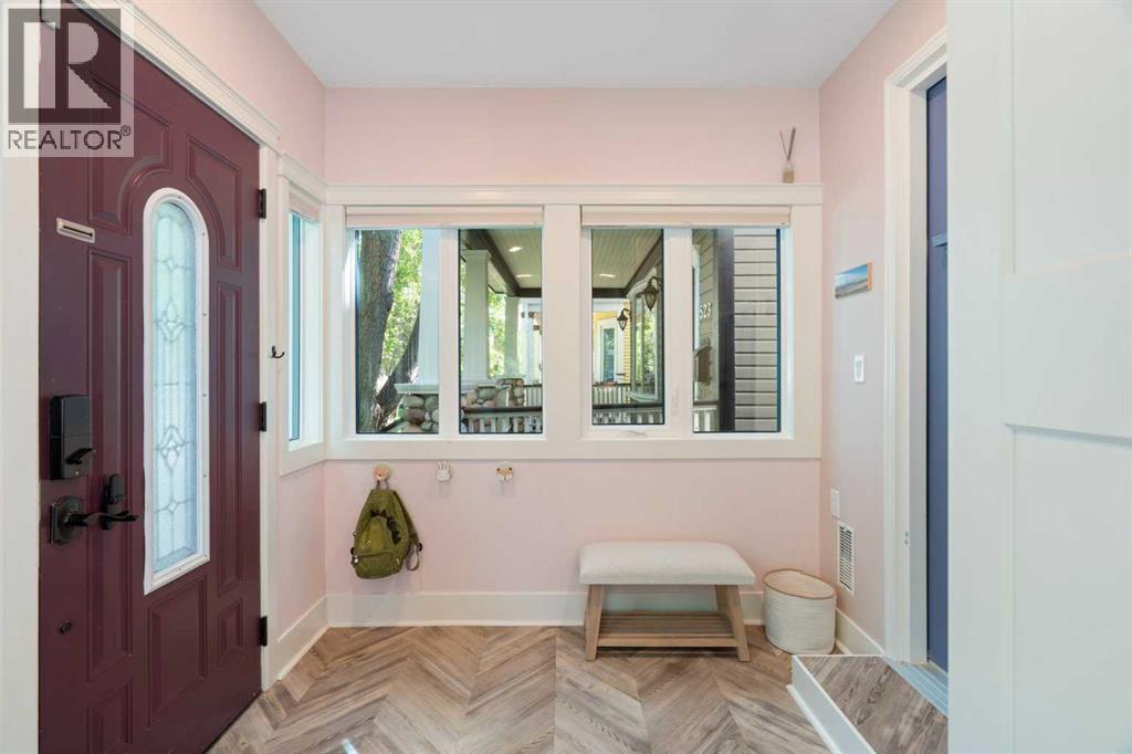 521 10 Avenue NE - photo 2
