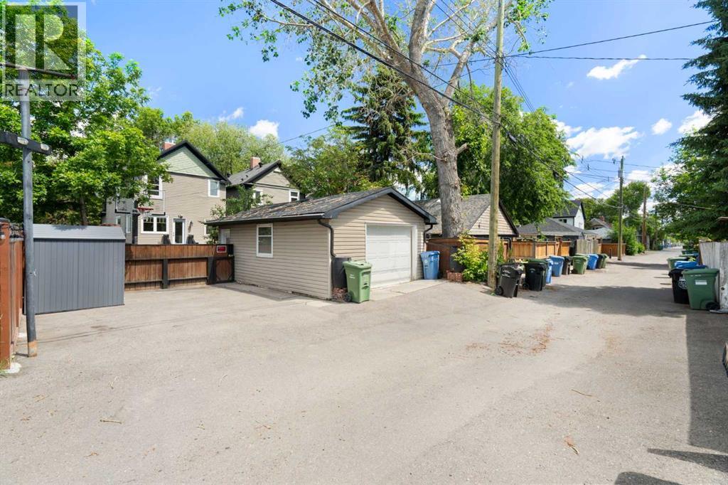 521 10 Avenue NE — photo 31