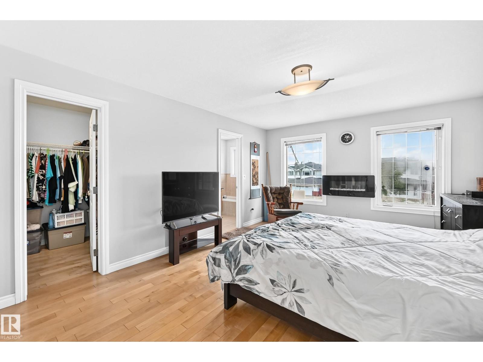 8517 156 AV NW - 13