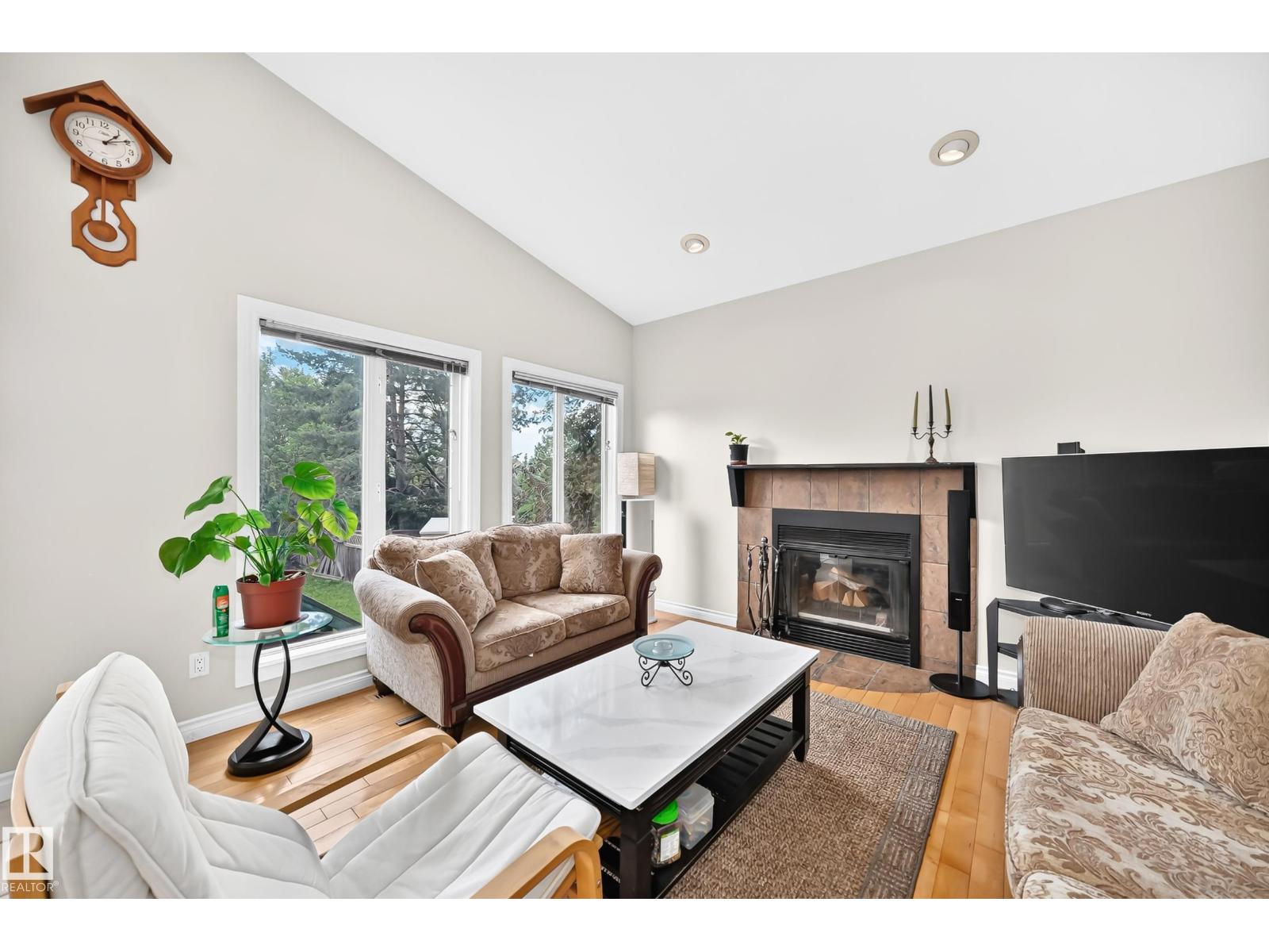 8517 156 AV NW - 11