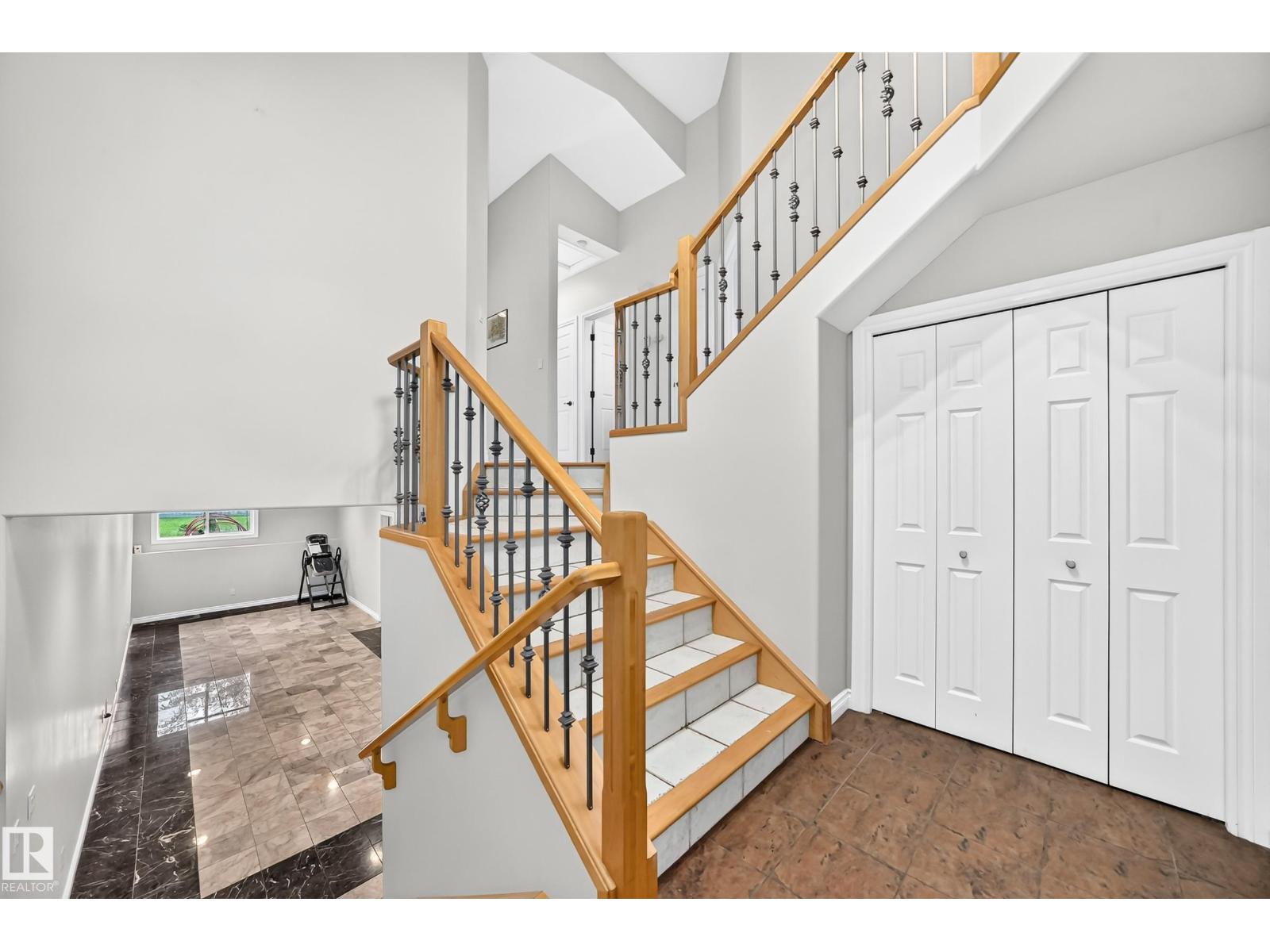 8517 156 AV NW - 3