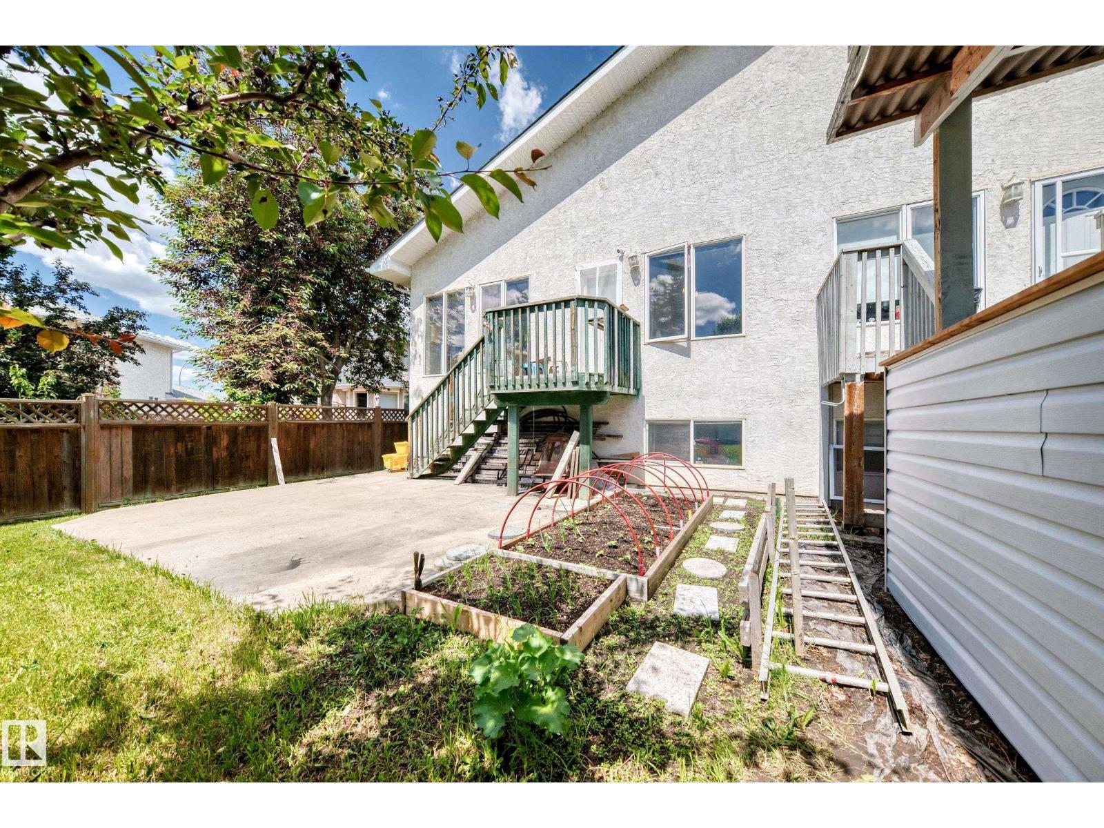 8517 156 AV NW - 34