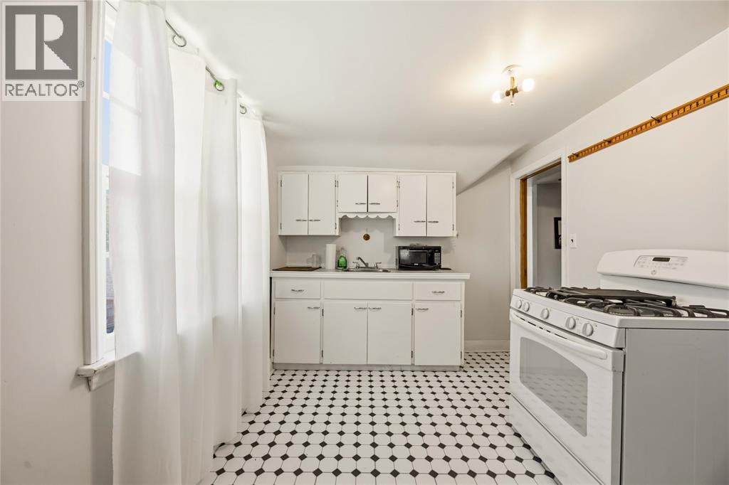 2012 Wayne AVENUE - 11