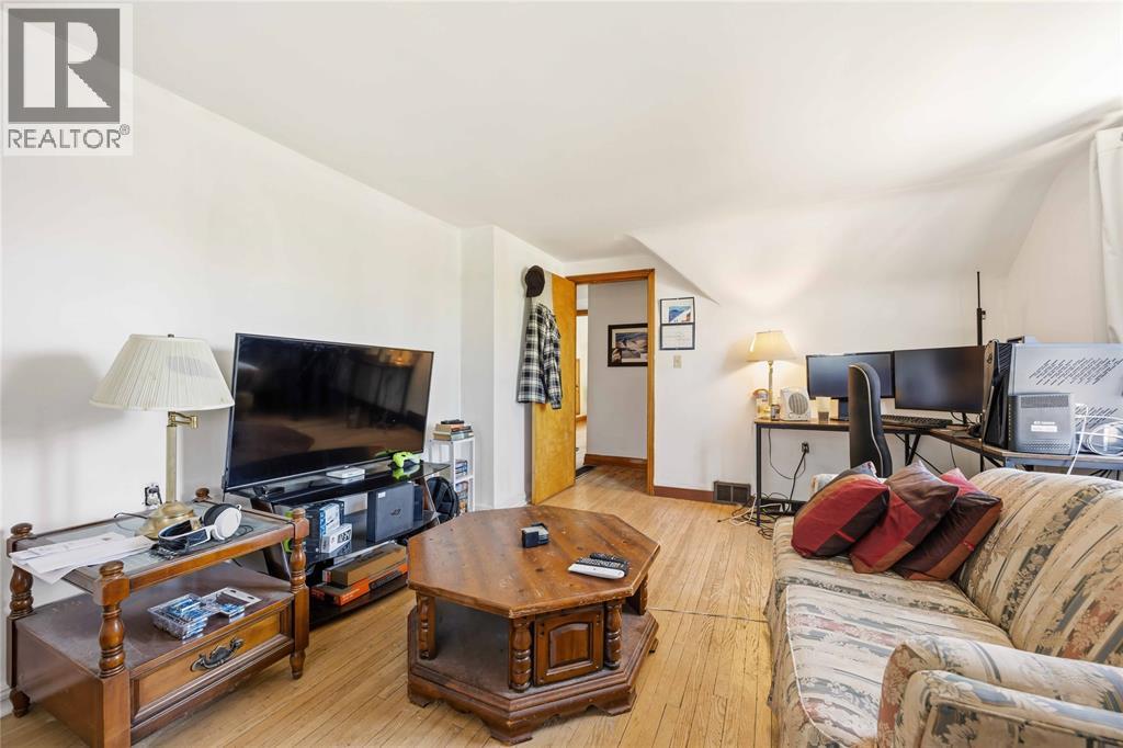 2012 Wayne AVENUE - 8