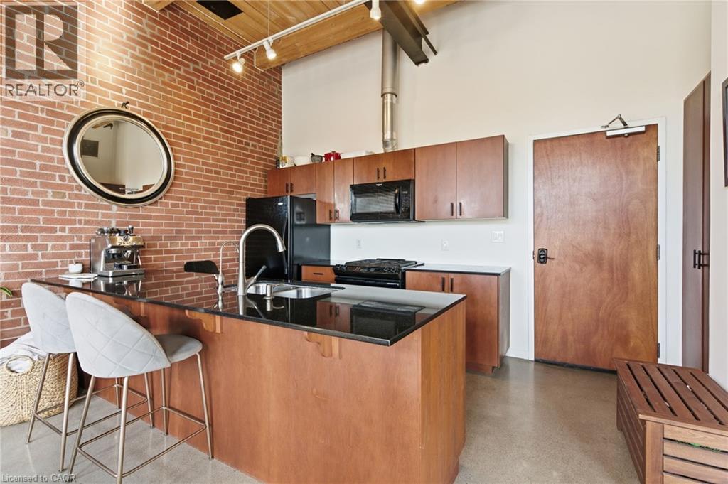 #203 85 SPRUCE Street N - 11