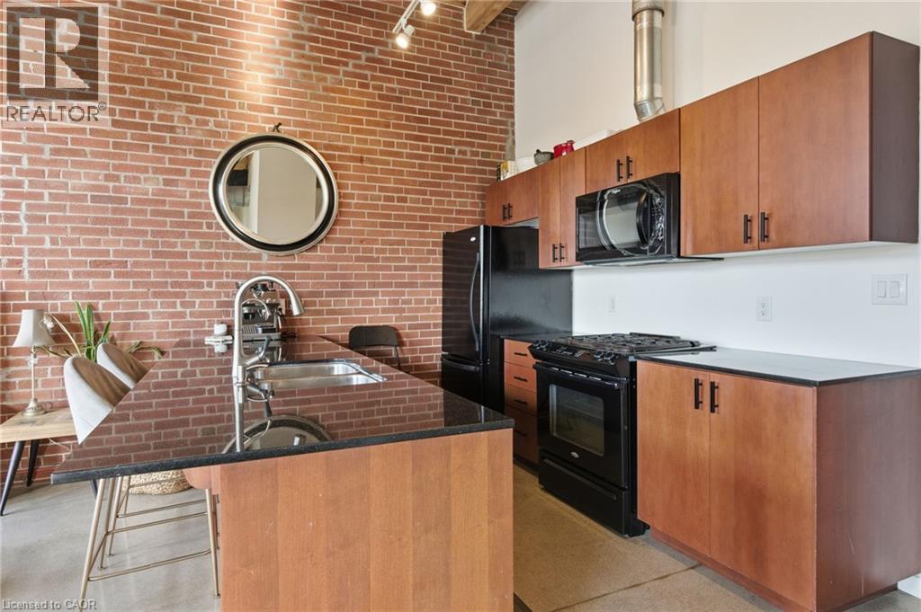 #203 85 SPRUCE Street N - 12
