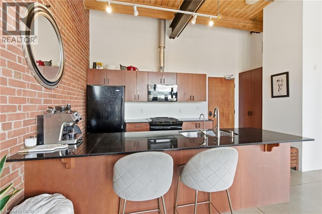 #203 85 SPRUCE Street N - 15