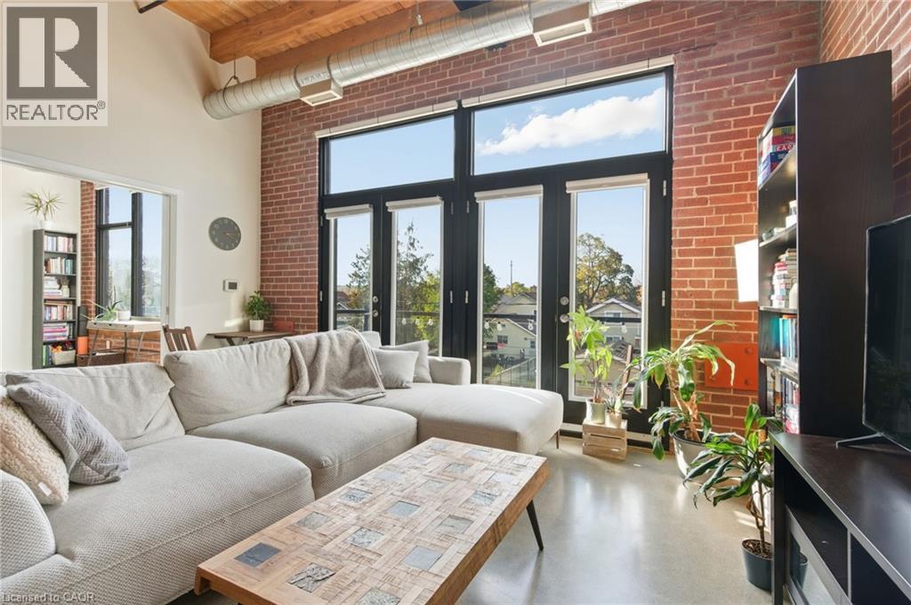 #203 85 SPRUCE Street N - 16