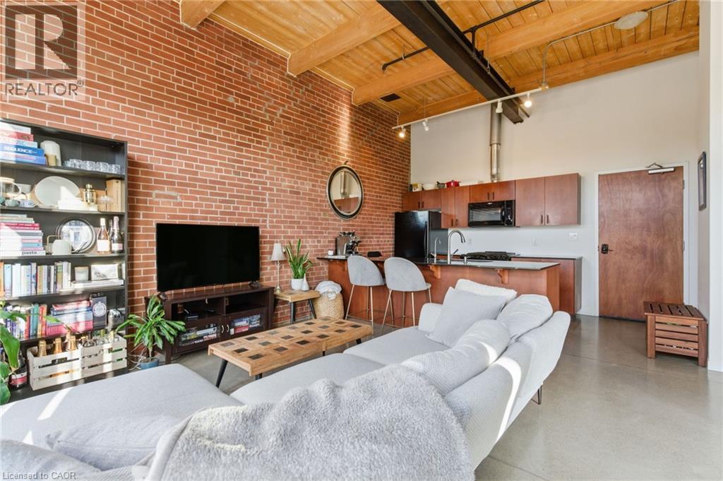 #203 85 SPRUCE Street N - 19