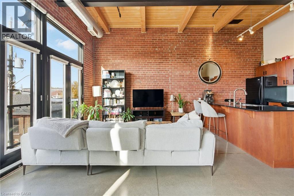 #203 85 SPRUCE Street N - 20