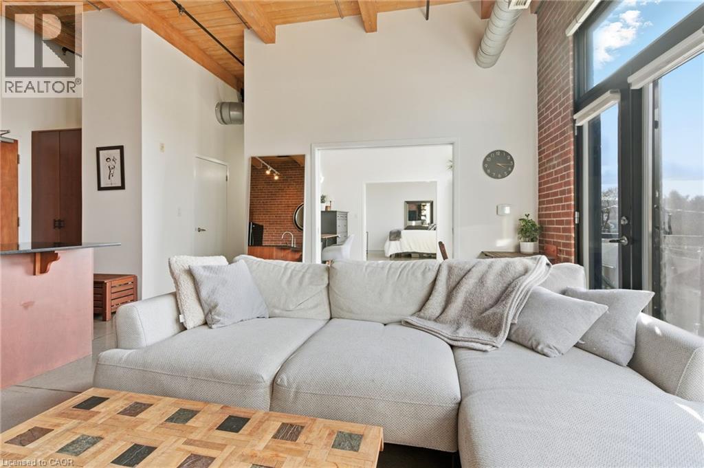 #203 85 SPRUCE Street N - 21