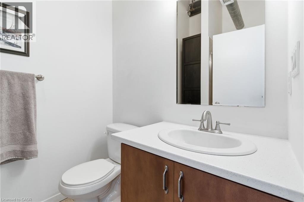 #203 85 SPRUCE Street N - 24