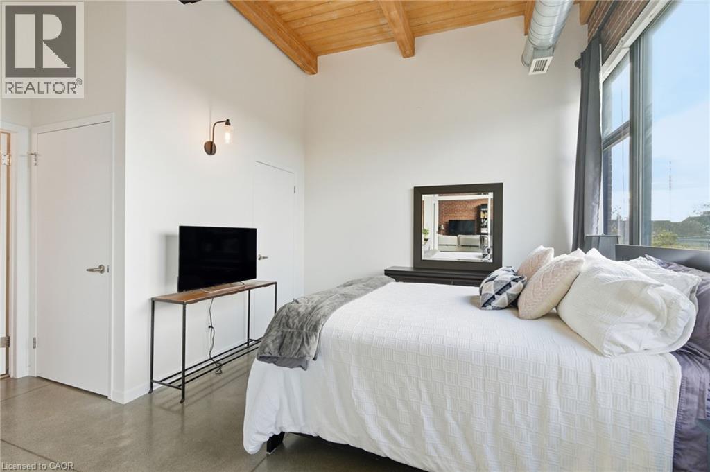 #203 85 SPRUCE Street N - 28