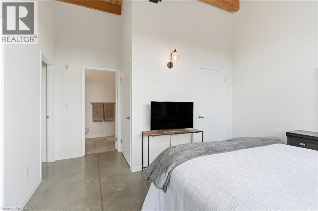 #203 85 SPRUCE Street N - 29