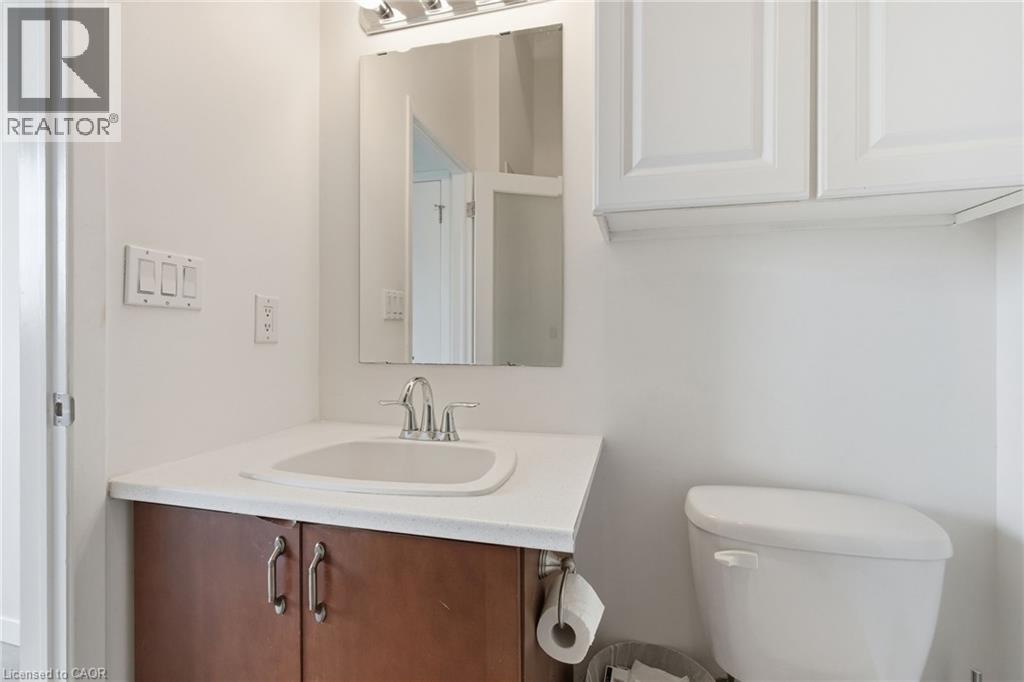 #203 85 SPRUCE Street N - 31