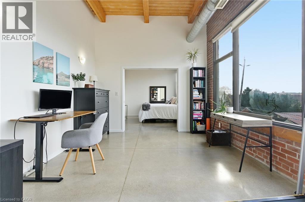 #203 85 SPRUCE Street N - 36