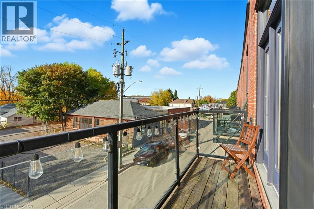 #203 85 SPRUCE Street N - 38
