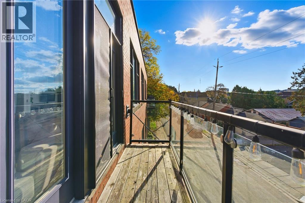 #203 85 SPRUCE Street N - 39
