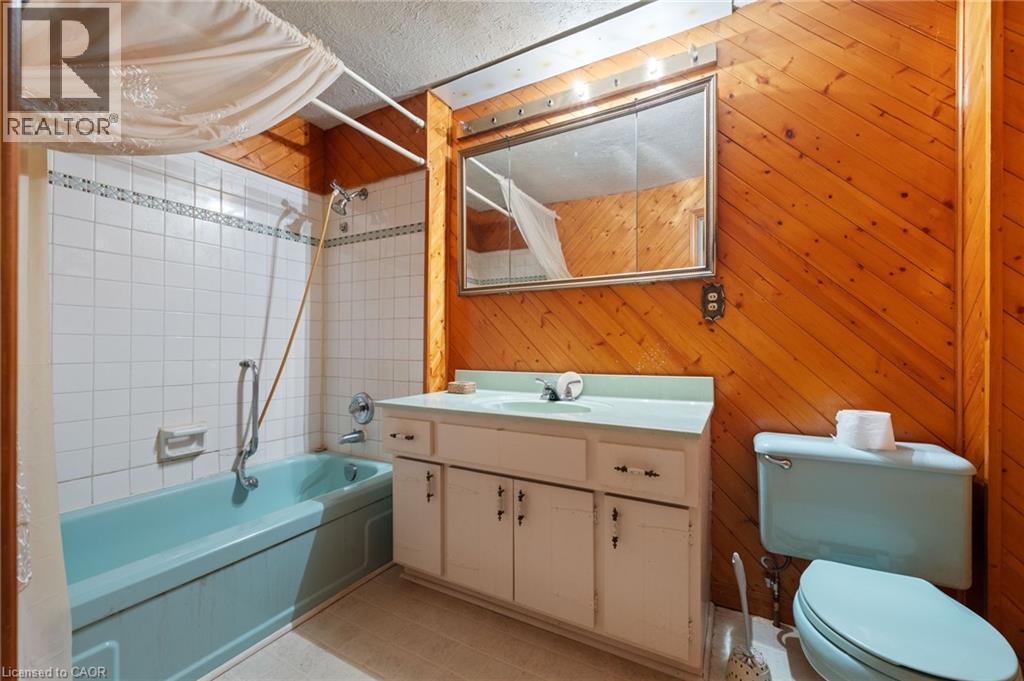 35 BASIL Avenue - 14