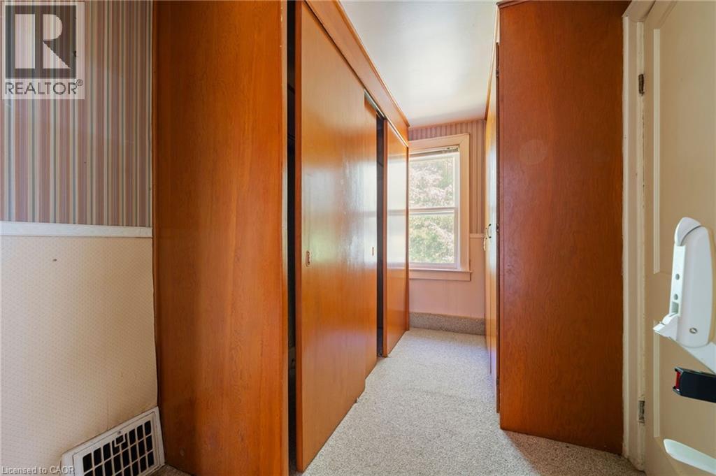 35 BASIL Avenue - 15