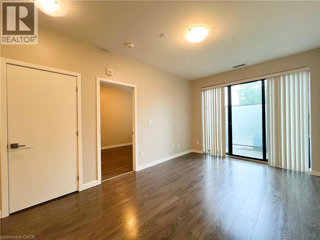 #116 690 W KING Street W - 10