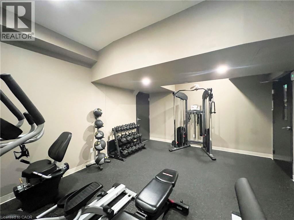 #116 690 W KING Street W - 27