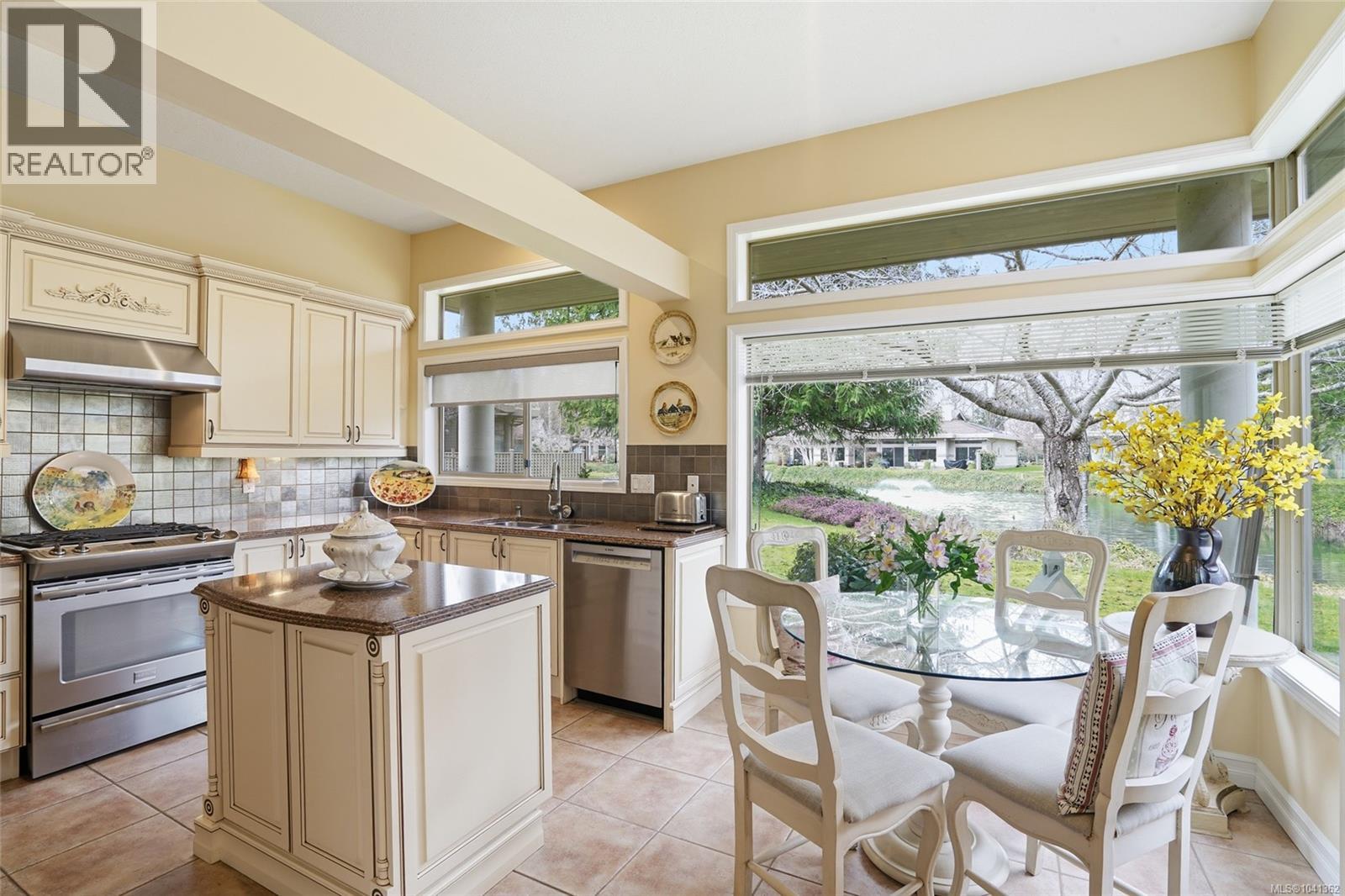 817 Lakes Blvd - 13