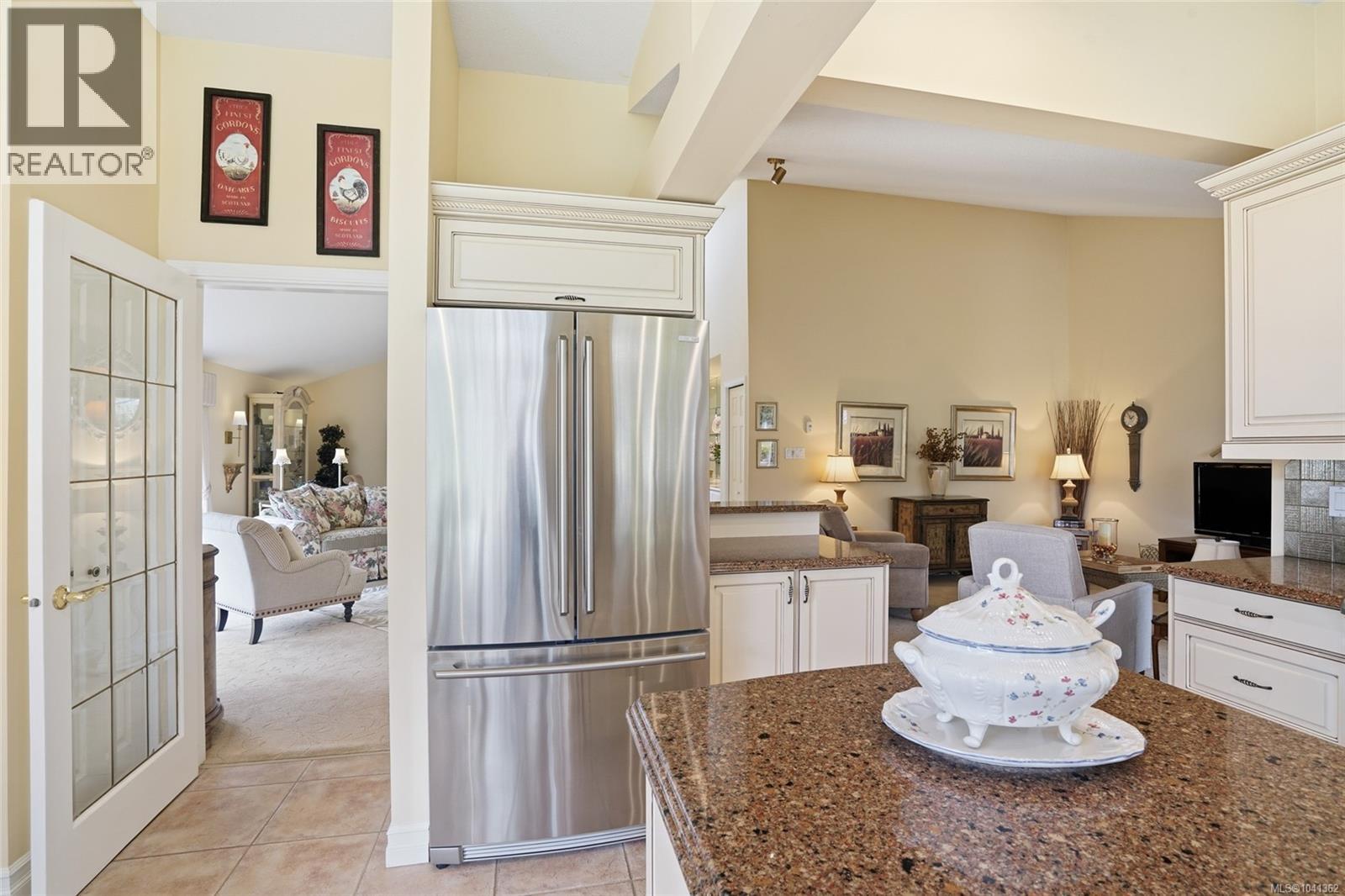 817 Lakes Blvd - 14