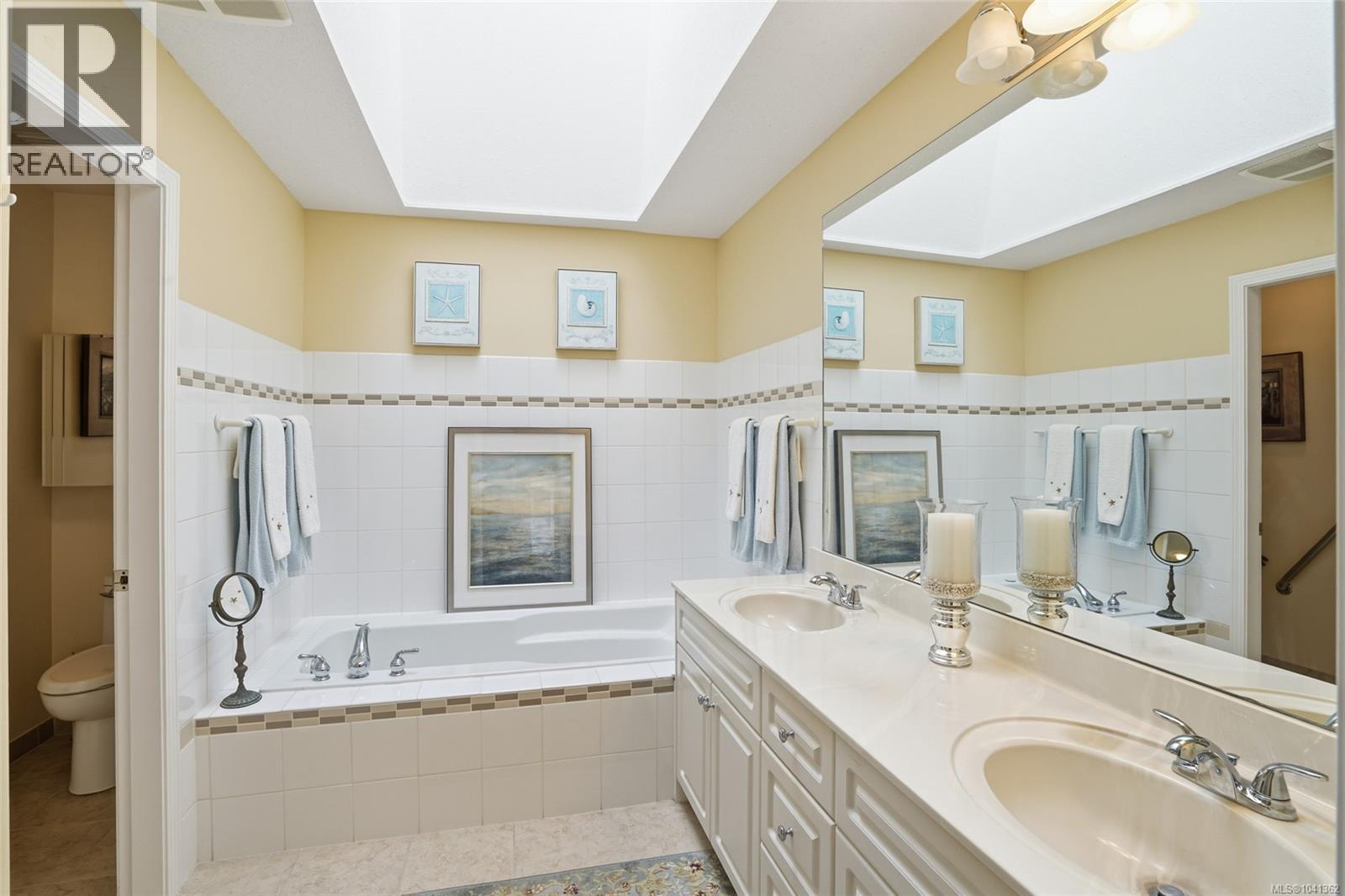 817 Lakes Blvd - 34