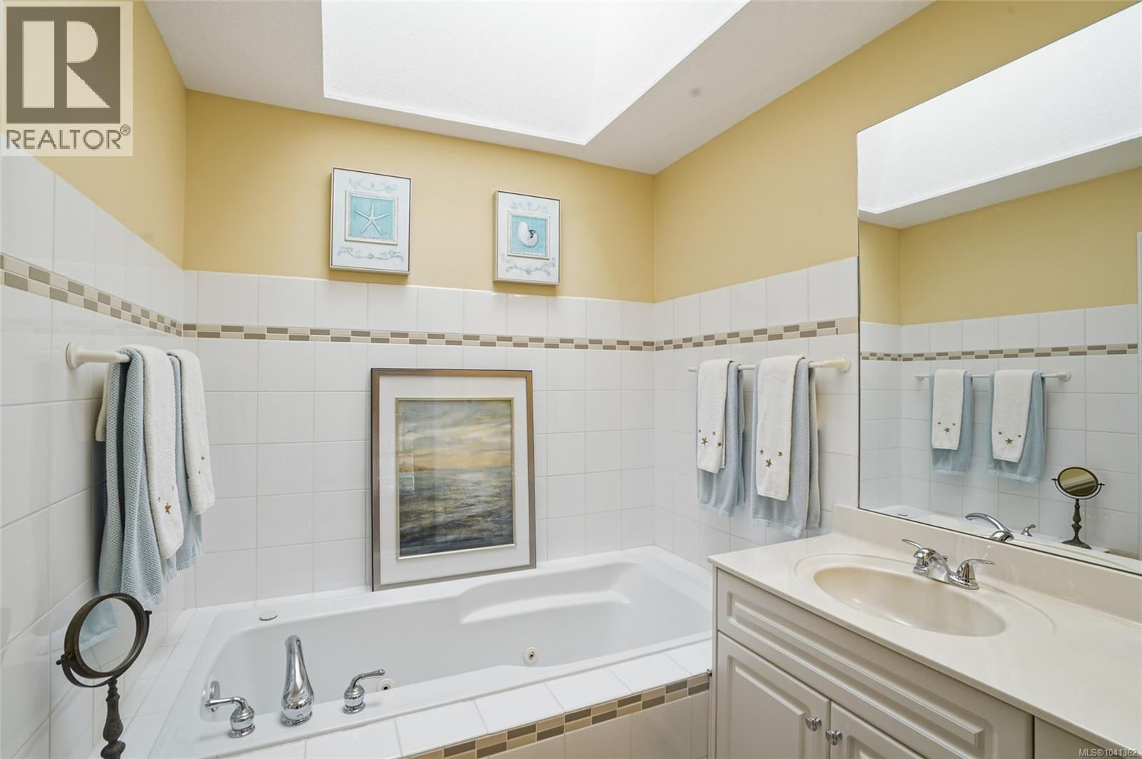 817 Lakes Blvd - 36