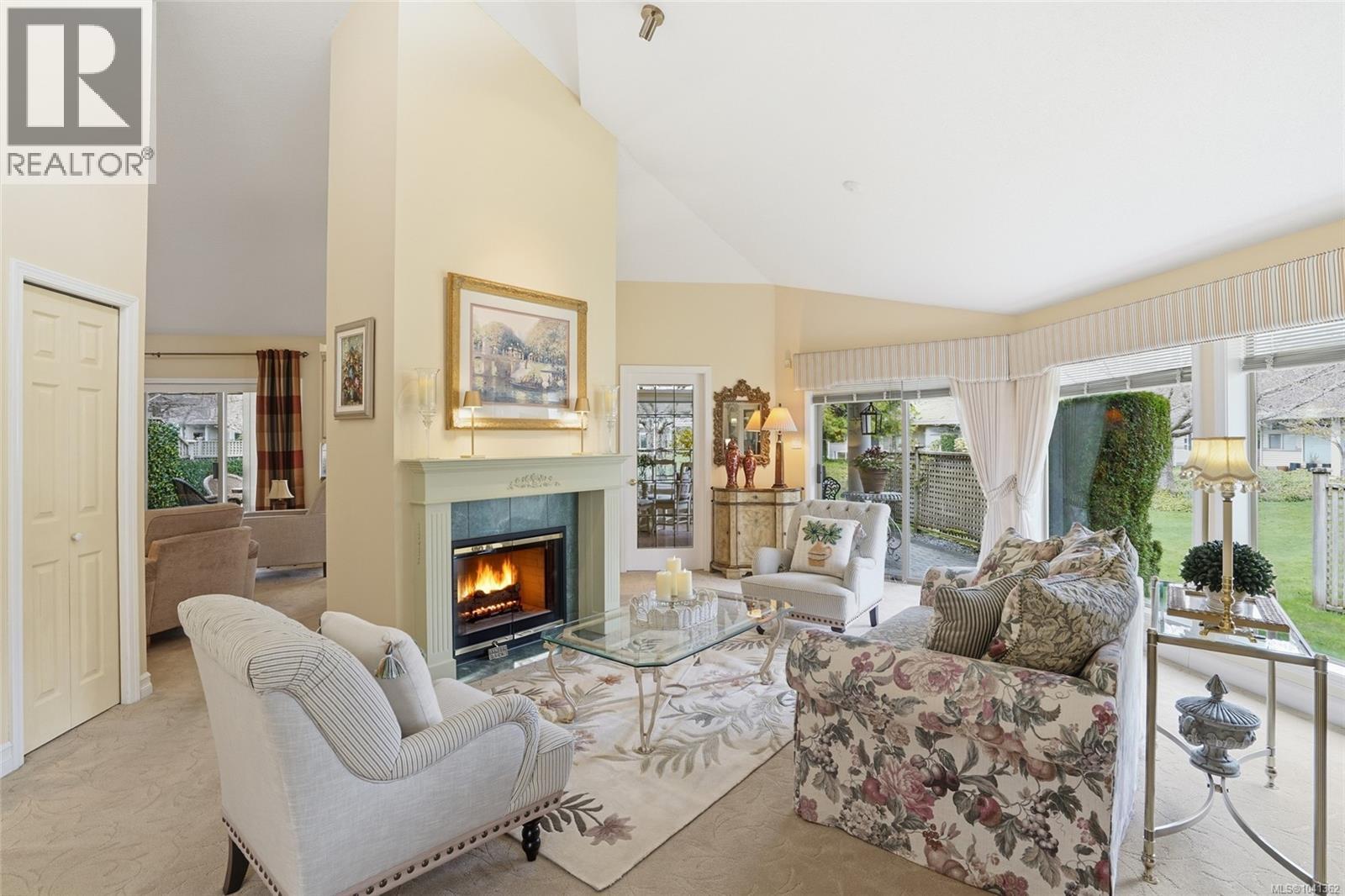 817 Lakes Blvd - 5