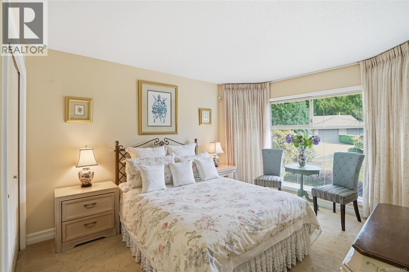 817 Lakes Blvd - 9