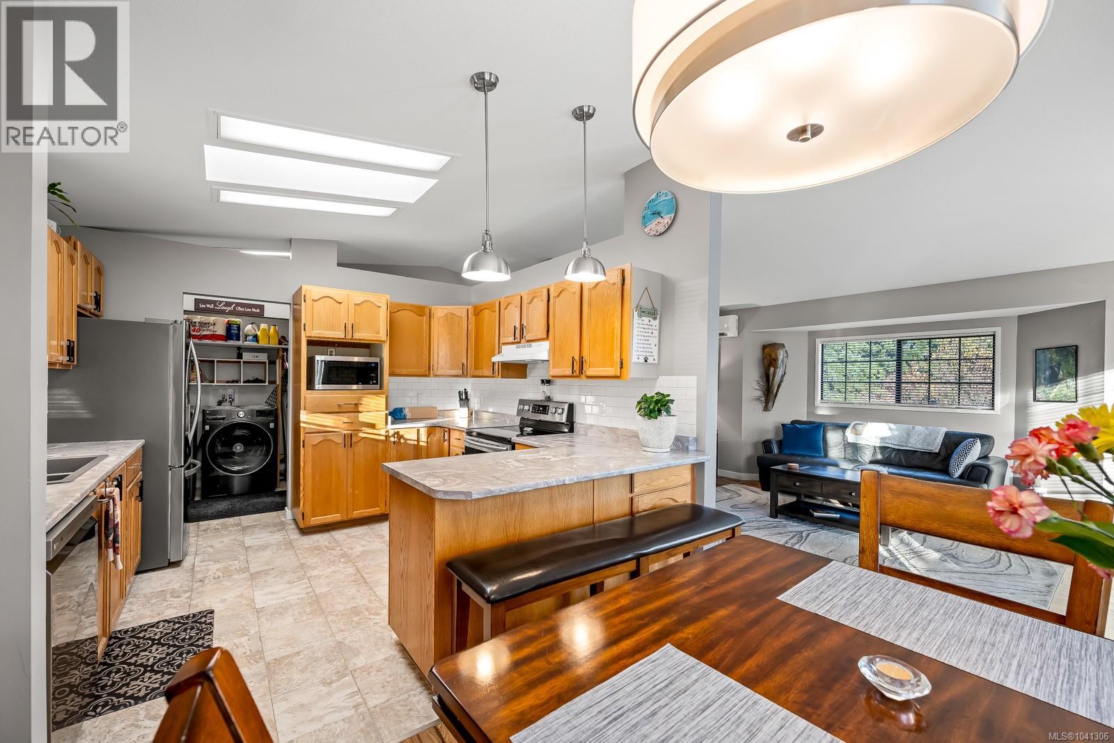 4863 Dundas Rd - 12
