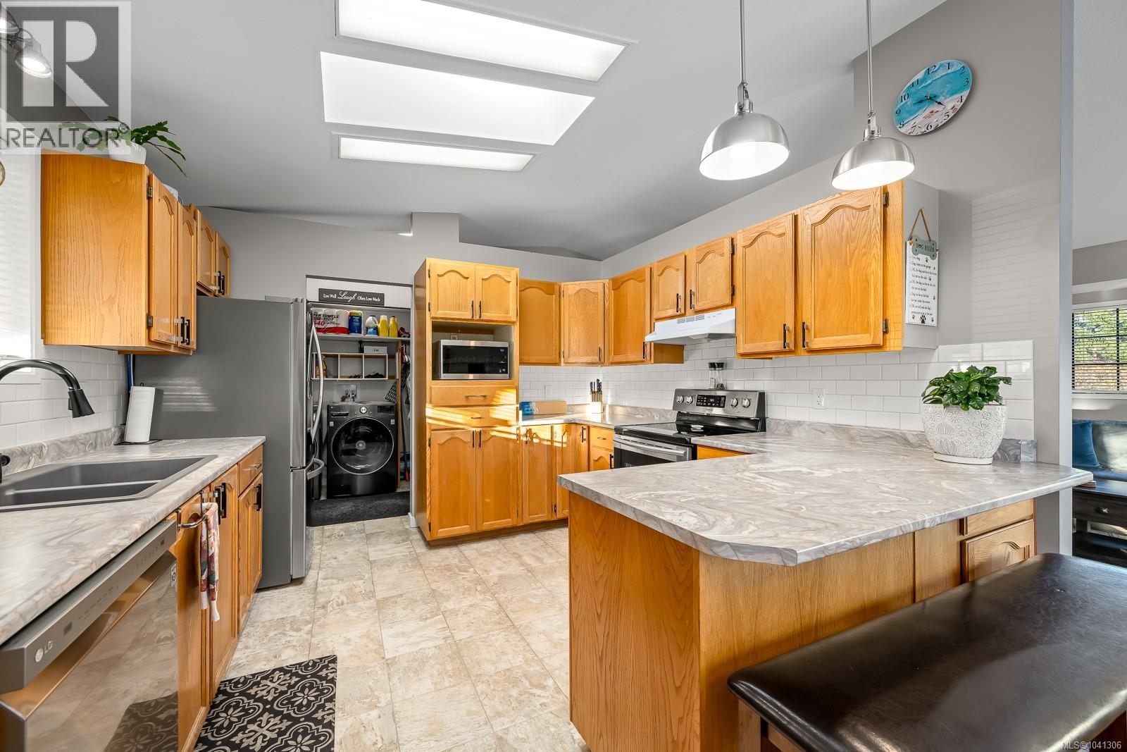 4863 Dundas Rd - 13