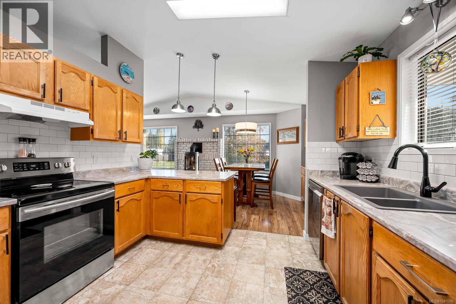 4863 Dundas Rd - 16