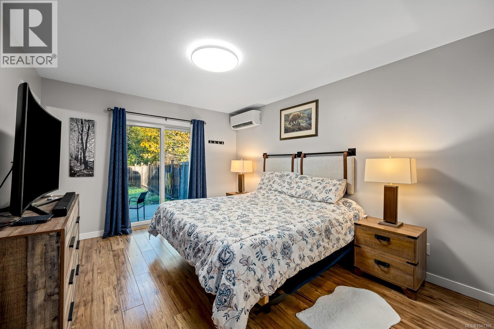 4863 Dundas Rd - 21